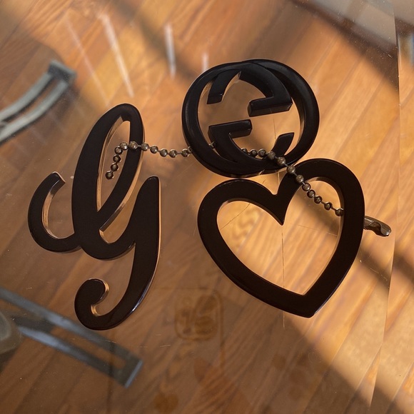 Authentic Gucci brown monogram canvas tote!With three charms.Near perfect! - Picture 7 of 14